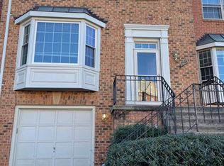 20853 Derrydale Sq, Sterling, VA 20165