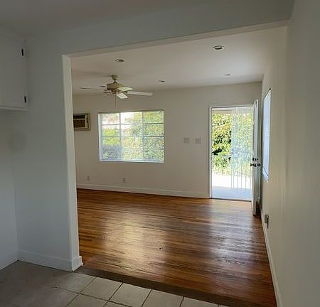 5th image of 1125 Elm Ave