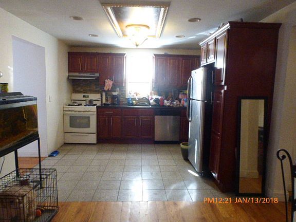 5th image of 3999 Barnes Ave