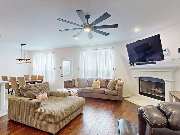 3rd image of 4601 Oriole Dr