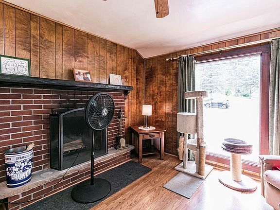 4th image of 109 Broadmoor Dr