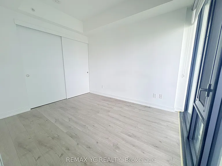 161 Roehampton Ave #2009 — Photo 8