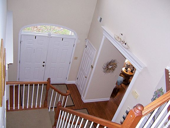 DRAMATIC ENTRY FOYER