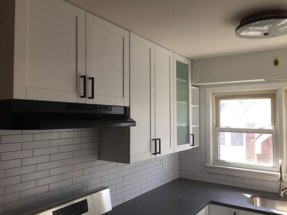 3rd image of 124 Van Cortlandt Ave Floor 1