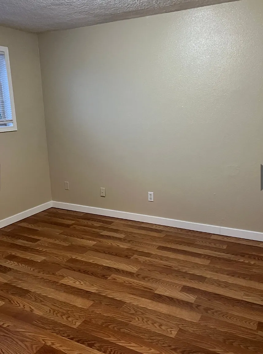 2 bed, 880 sqft, $1,420 — Photo 1
