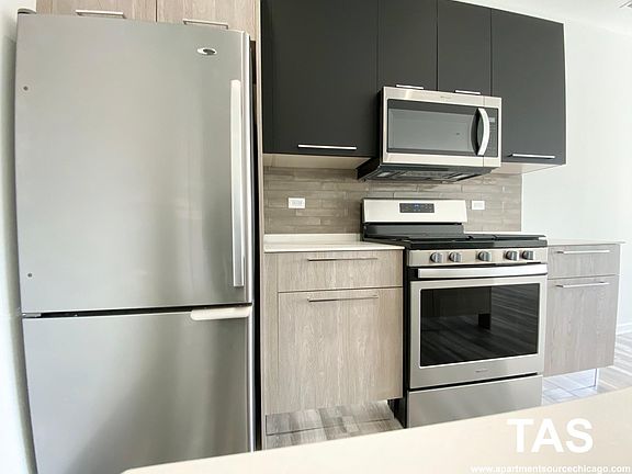 4th image of 2535 W Fullerton Ave #345eg1tkv