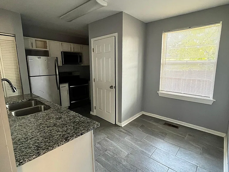1866 Wolfe St #1 — Photo 3