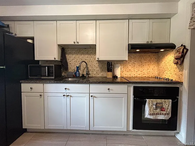 1 Holland Ln — Photo 6
