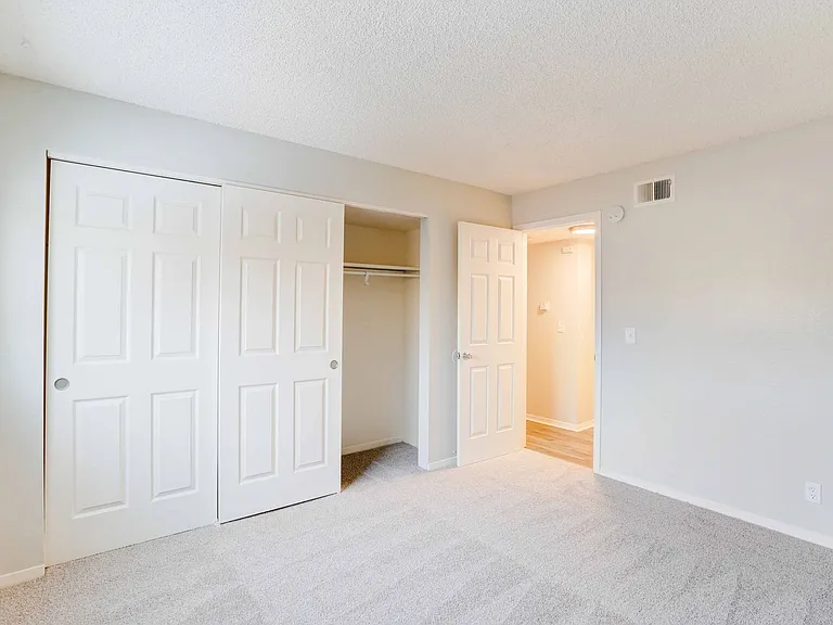 Riva Ridge Apartments — Photo 14