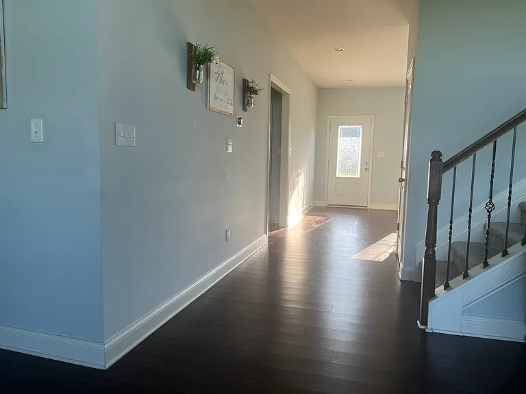 Entry/Hallway