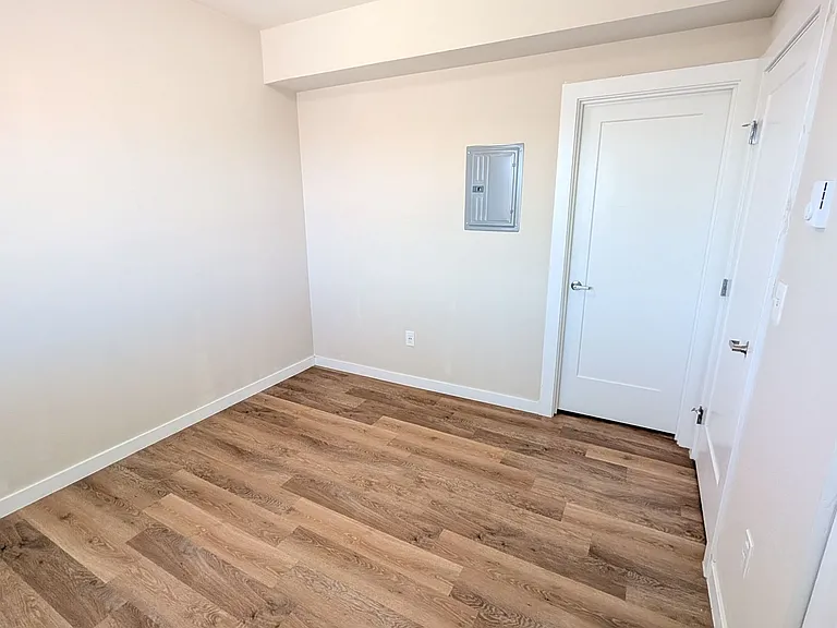 3715 McKinley Ave — Photo 6