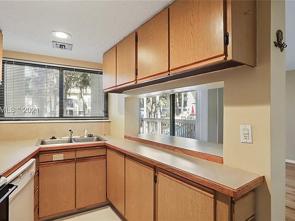 5th image of 42 S Forest Beach Dr APT 3033