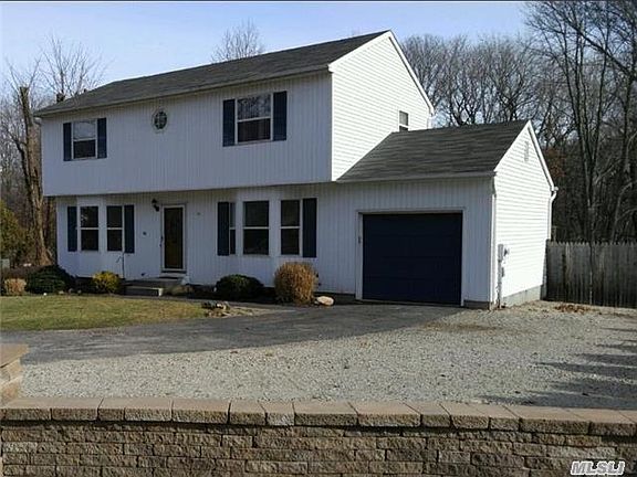 2nd image of 32 Twin Oaks Dr