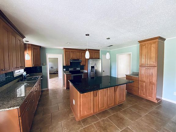 5th image of 184 Horseshoe Ln