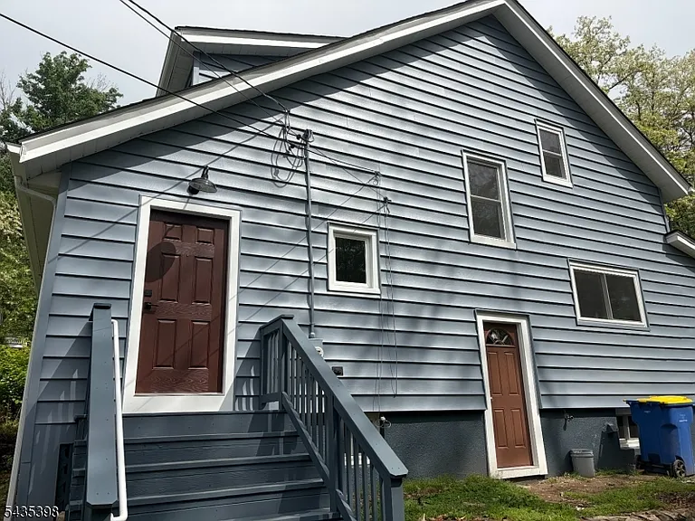 1104 Washington Ave — Photo 3