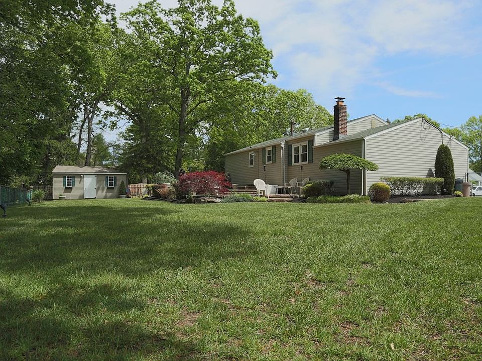 33 Madeline Ct, Helmetta, NJ 08828 Zillow