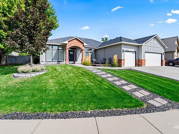 3rd image of 10484 N Palisades Way