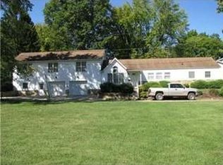 805 Cunningham Ln, Saint Albans, WV