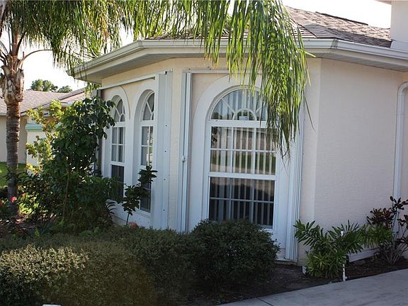 2nd image of 1872 SE Camilo St