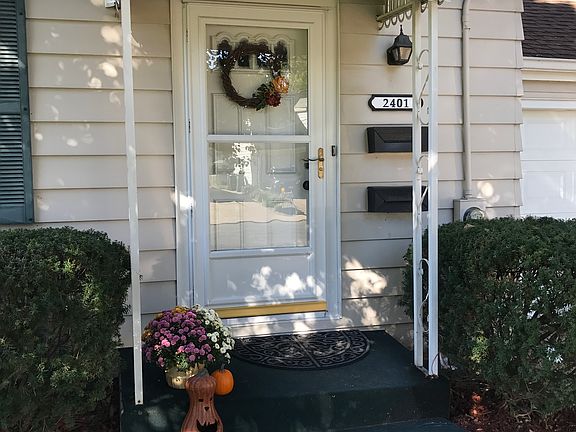4th image of 2401 W Callender Ave
