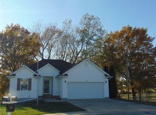 1709 Prairie Ln, Harrisonville, MO 64701