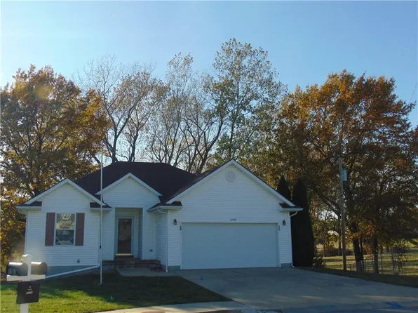 1709 Prairie Ln, Harrisonville, MO 64701