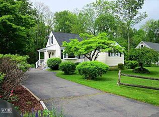34 Winslow Rd, Trumbull, CT 06611
