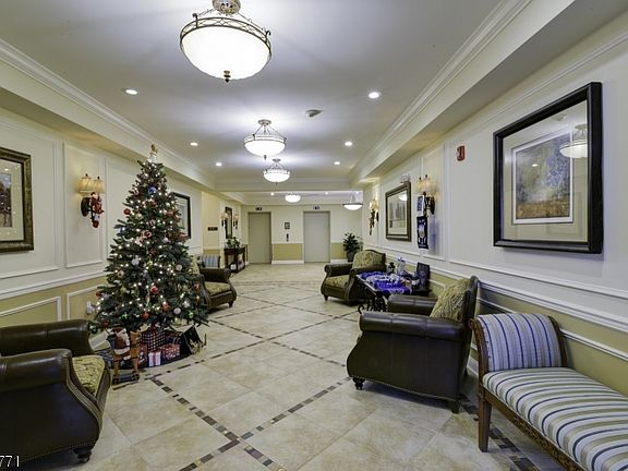 5th image of 8306 Polk Dr #8306