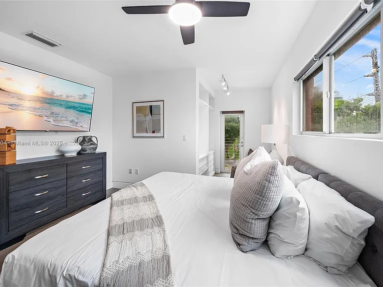 1606 S Bayshore Dr — Photo 31