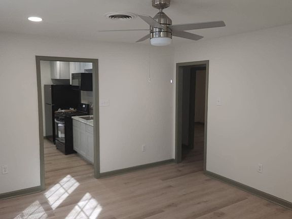 3rd image of 4749 Clayton Dr