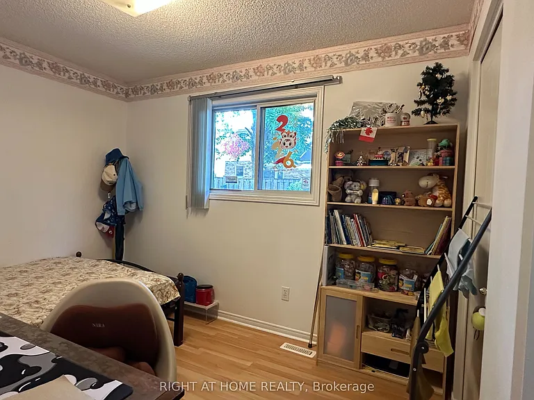 59 Pennybrook Cres #4 — Photo 8