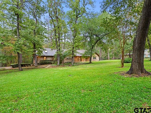 2nd image of 3043 Great Oaks Cir