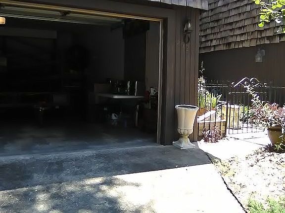3rd image of 3527 Gleneagles Dr