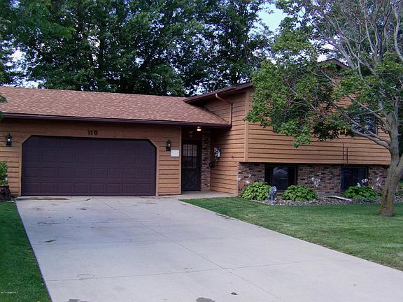 2nd image of 110 18th Pl NE