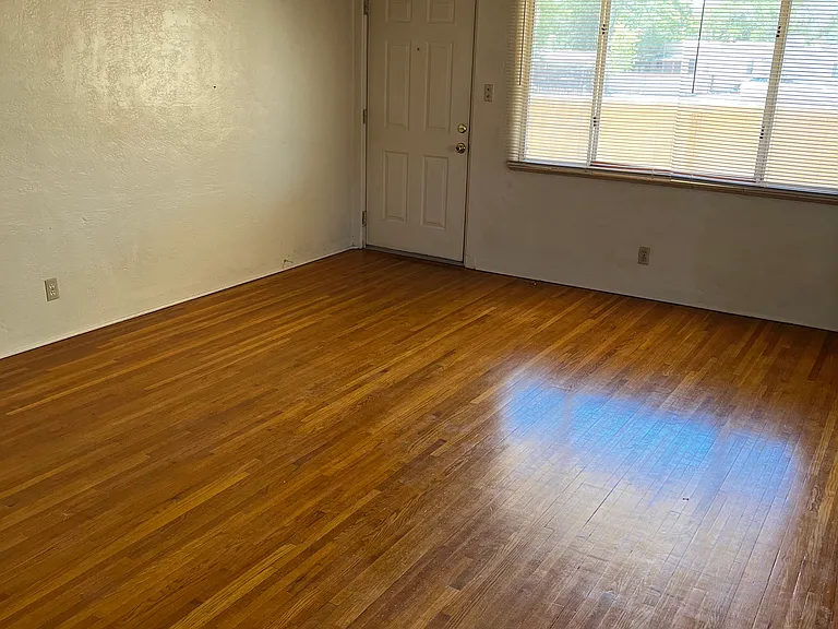 1238 Girard Blvd NE — Photo 12