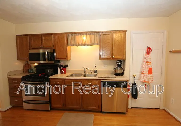 1618 Kingston Ave — Photo 14