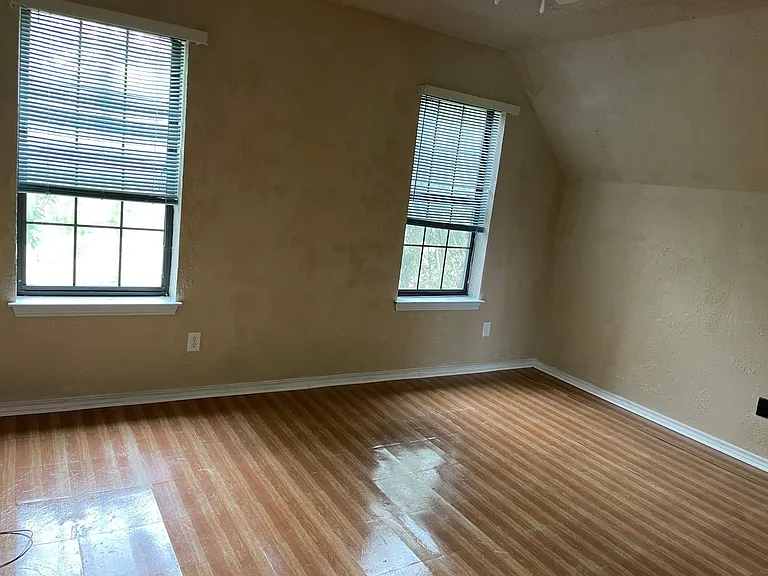 7702 Wells Trce — Photo 6