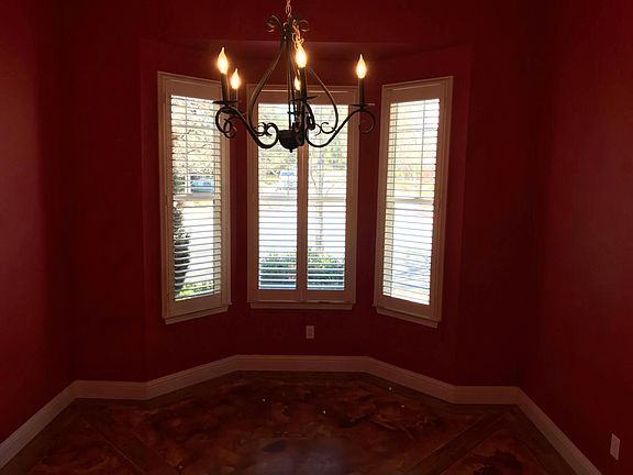 3rd image of 901 Chiles Ave