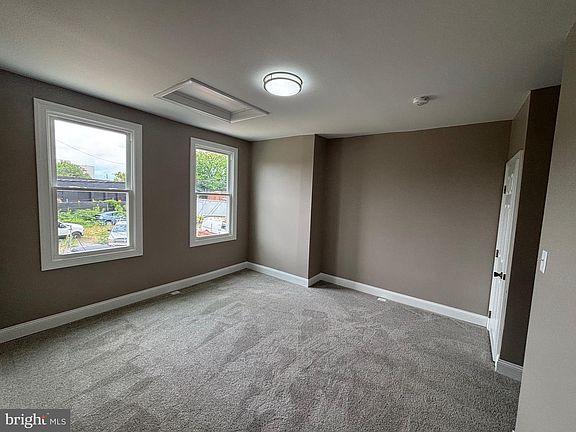 5th image of 1611 Darley Ave