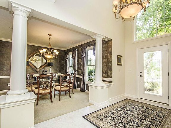 5th image of 7952 Thornbush Dr
