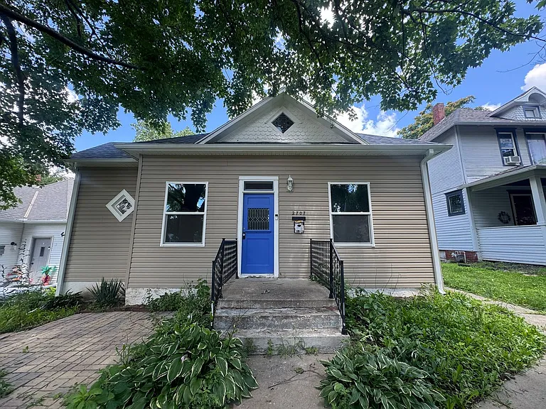 2707 Sacramento St — Photo 1