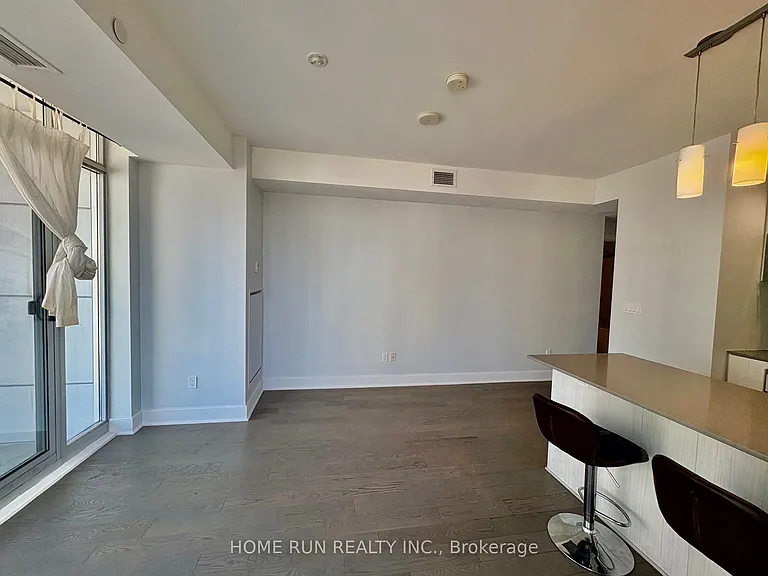 255 Bay St #3 — Photo 10