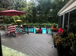 541 Walnut Pl, Schererville, IN 46375