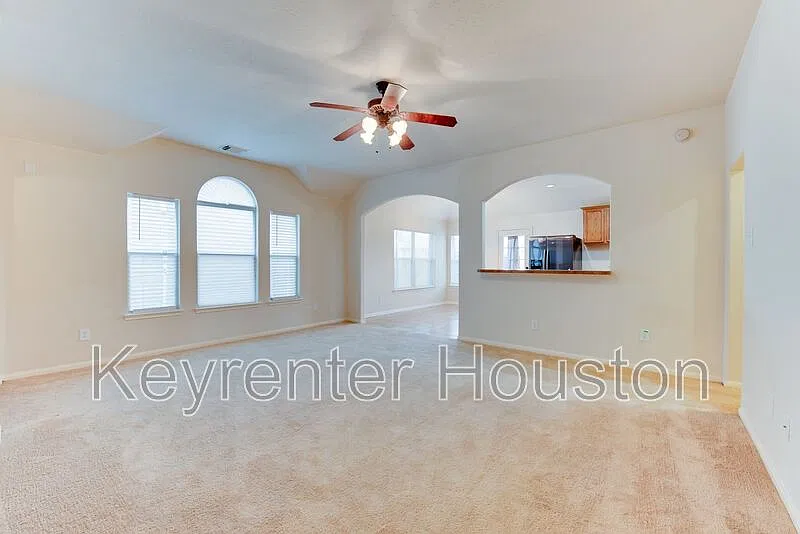3 bed, 2.0 bath, 1540 sqft, $1,850 — Photo 4