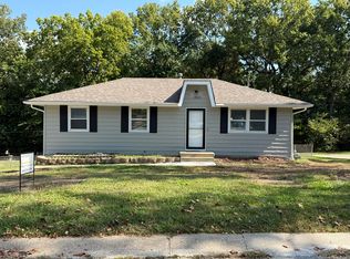 1300 NE 10th St, Blue Springs, MO 64014