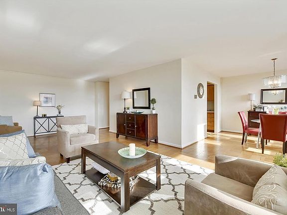 2nd image of 10401 Grosvenor Pl APT 1301