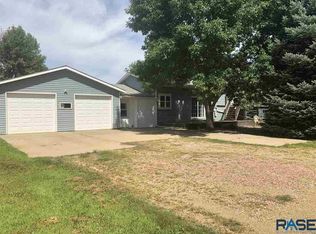 46916 Daggett Pl, Lennox, SD 57039