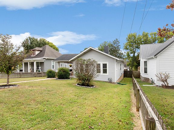 3rd image of 305 Lutie St