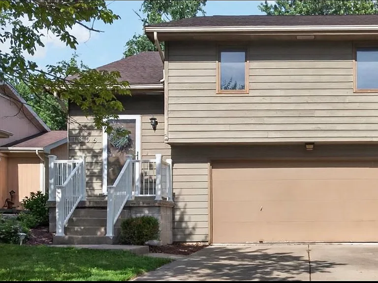 1306 Cadwell Dr — Photo 1