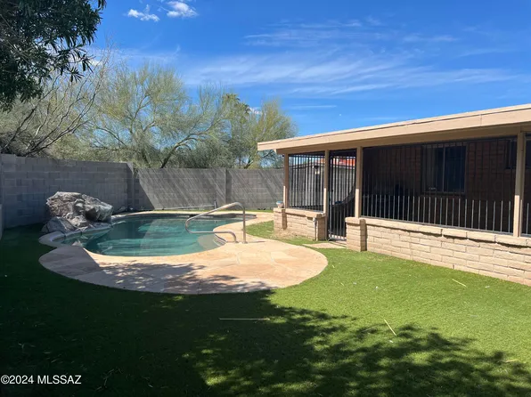 9790 E Hollow Pl, Tucson, AZ 85748